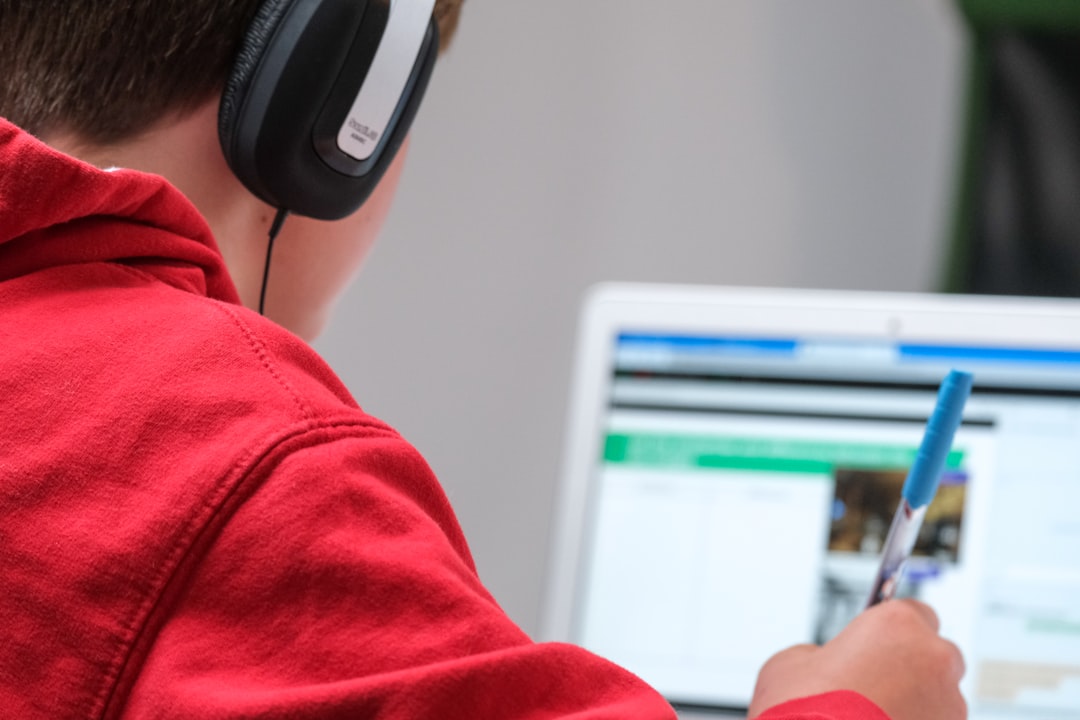 Student studuje online